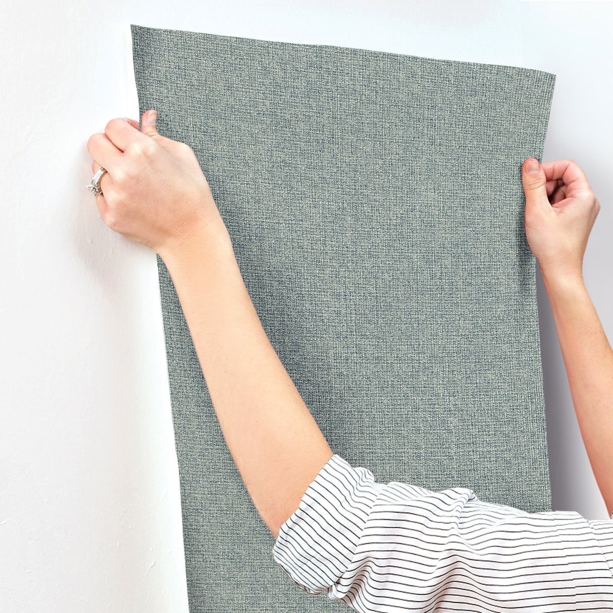 Brindled Reservoir by Magnolia Home Textured Wallpaper – Magnolia Home MJ4892N