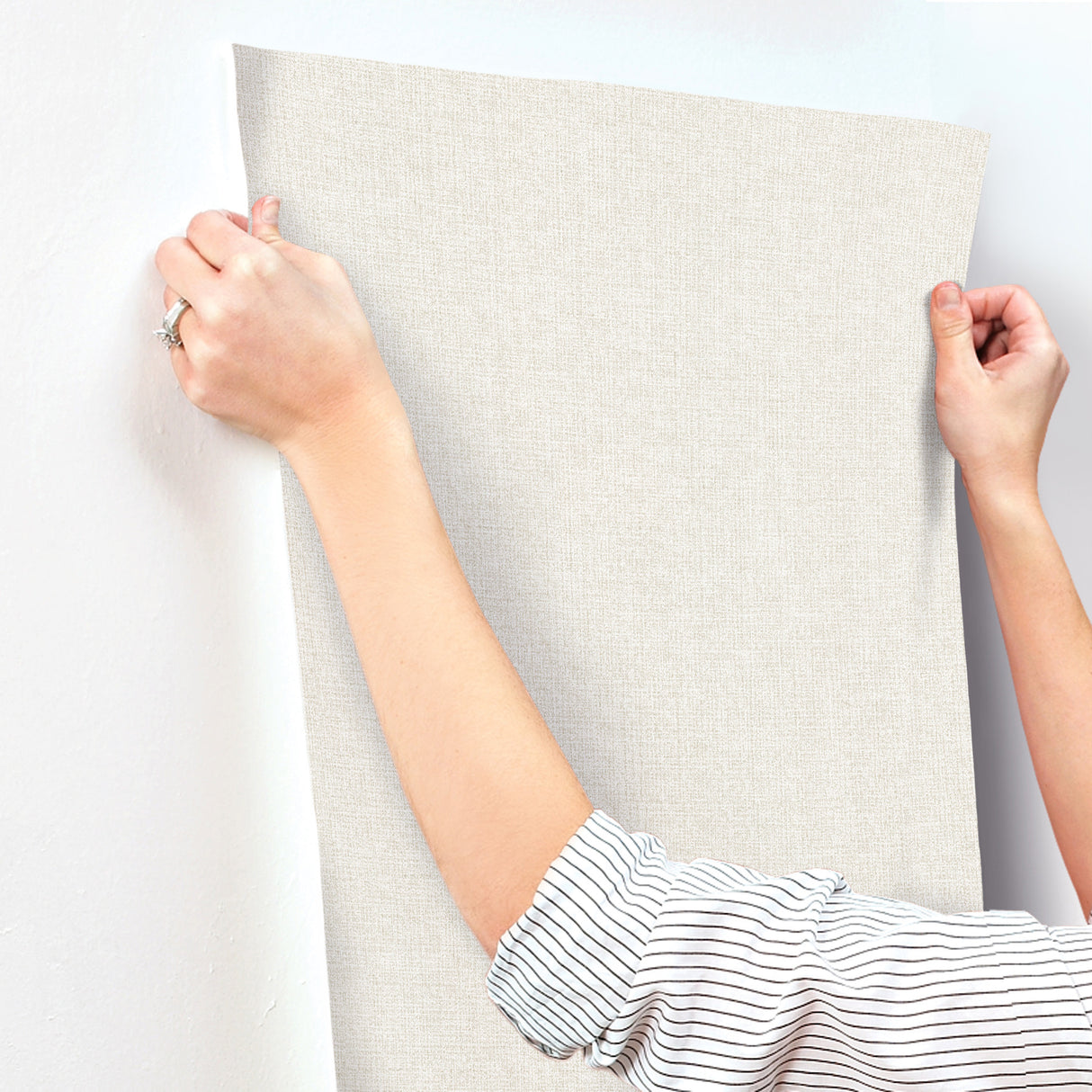 Brindled Ash by Magnolia Home Non Woven Backed Vinyl Wallpaper – York Wallcoverings MJ4893N