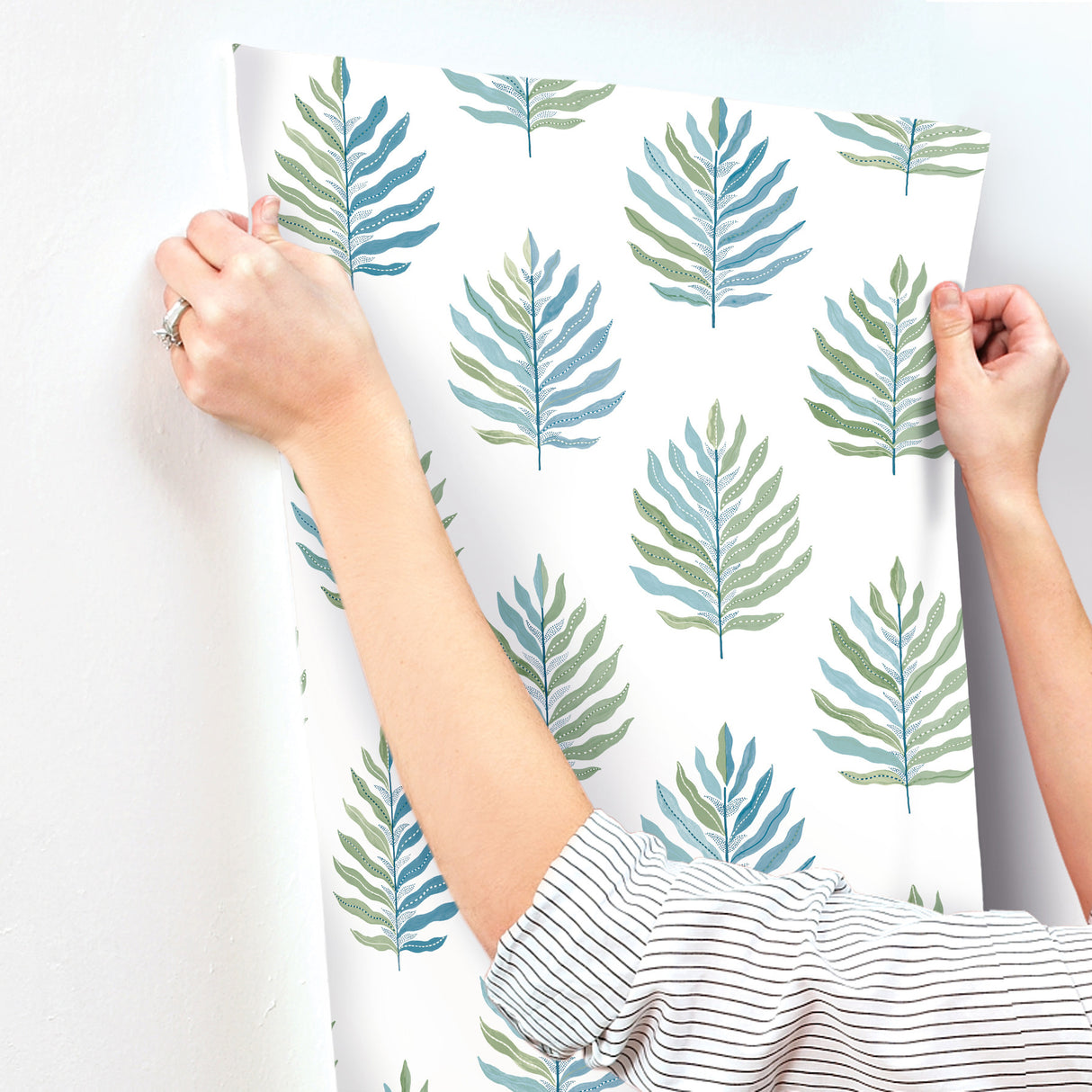 Miramar Lush by York Wallcoverings Botanical Wallpaper – York Wallcoverings MT5602