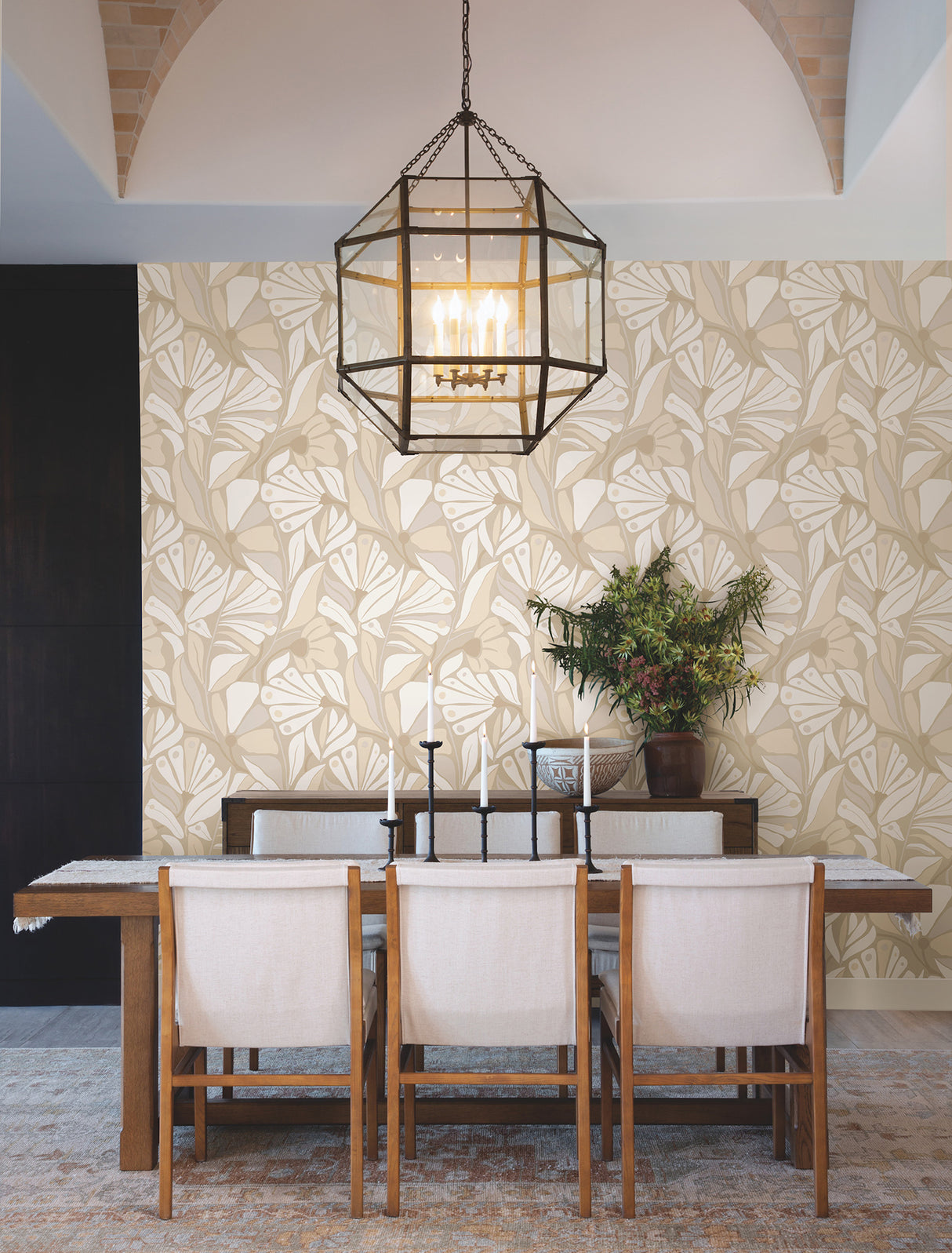 Cabana Club Fog by York Wallcoverings Bohemian Floral Botanical Coastal Non Woven Wallpaper, 20.5-in x 33-ft, Montecito Collection - MT5629