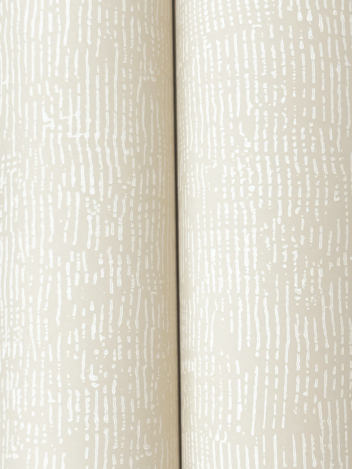 Trabadillo Plaster Beach by York Wallcoverings Textured Small Prints Wallpaper – York Wallcoverings MT5661