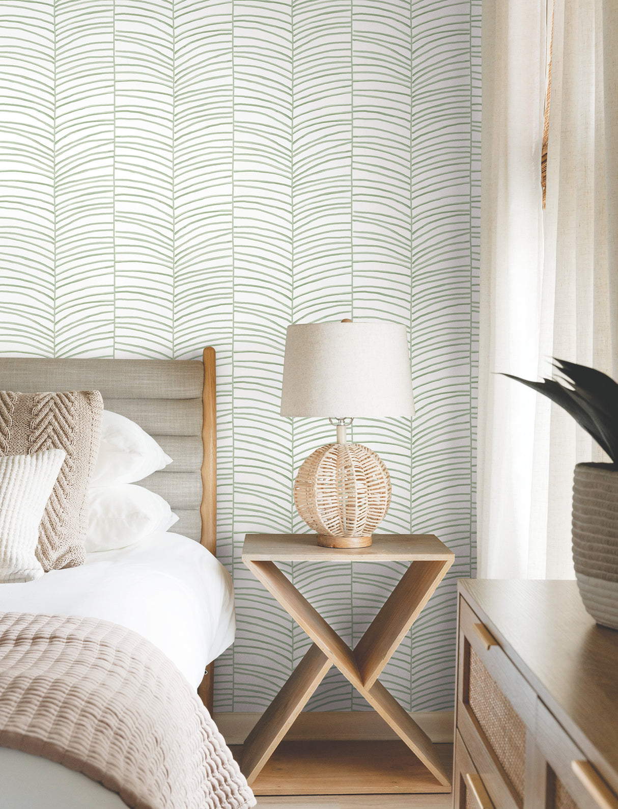 Cascade Palm Chevron Palm by York Wallcoverings Wallpaper – York Wallcoverings MT5674