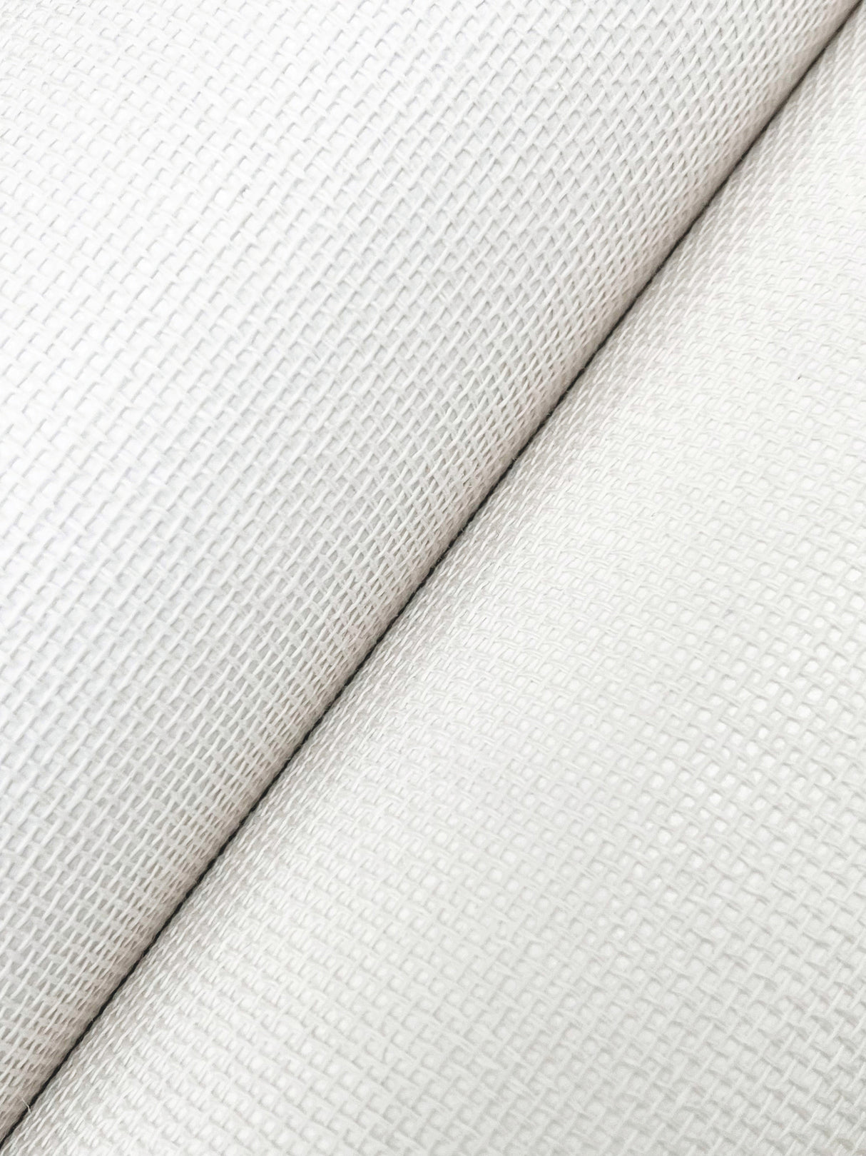 Huri White by Ronald Redding Textured Linen Look Wallpaper – York Designer Series MX9604