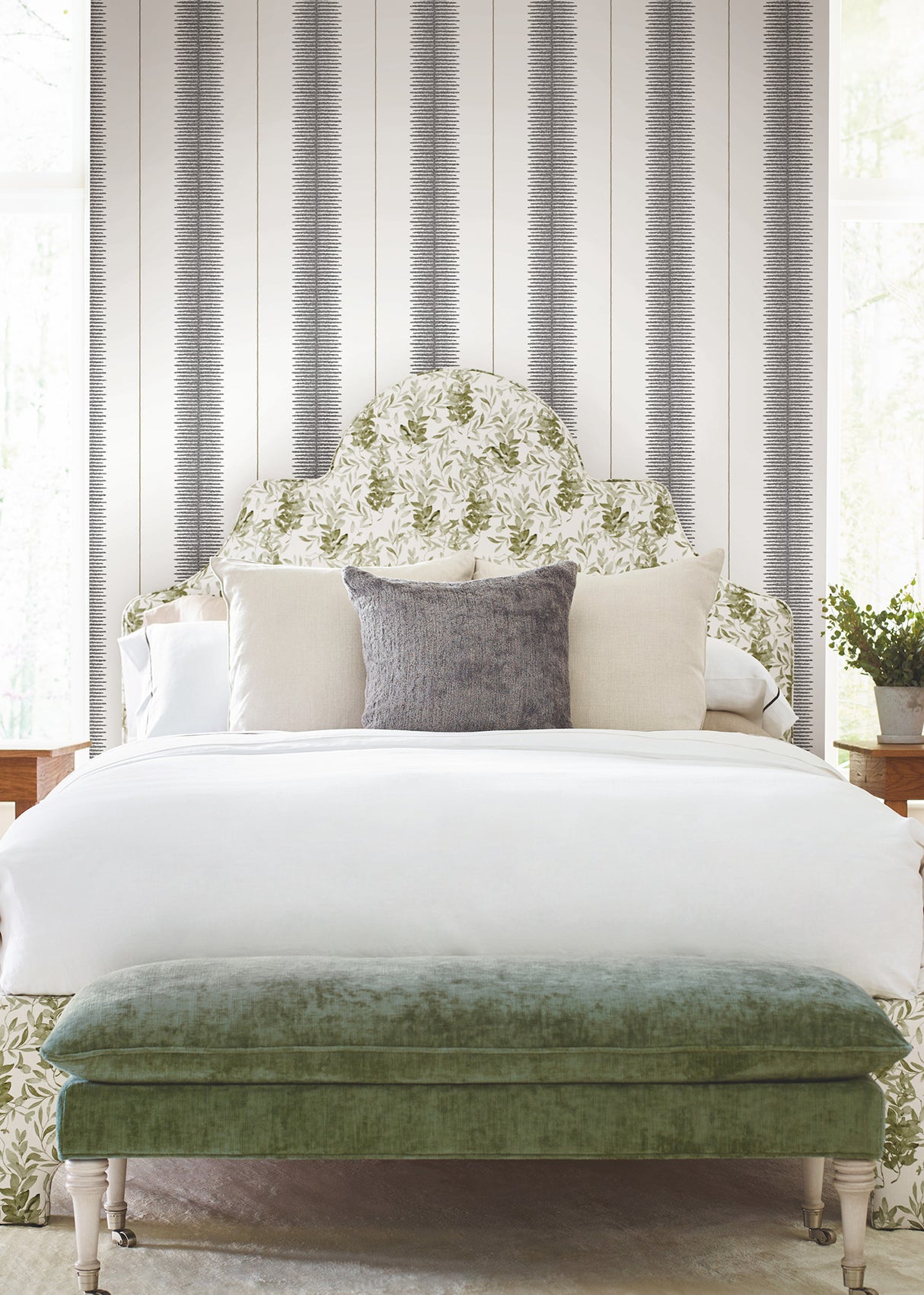 Tandem Stripe Black by Ronald Redding Stripe Wallpaper – York Designer Series MX9615