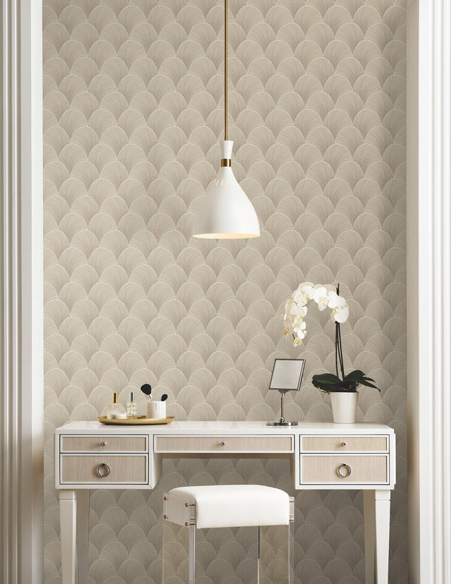 Metallic Beige Gold Scallop Wallpaper with Glam Foil Pattern - York NT6107