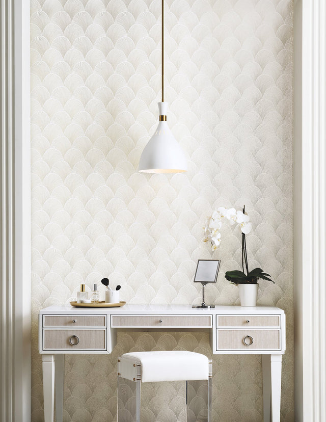 Metallic White Gold Scallop Wallpaper with Glam Foil Pattern - York NT6109