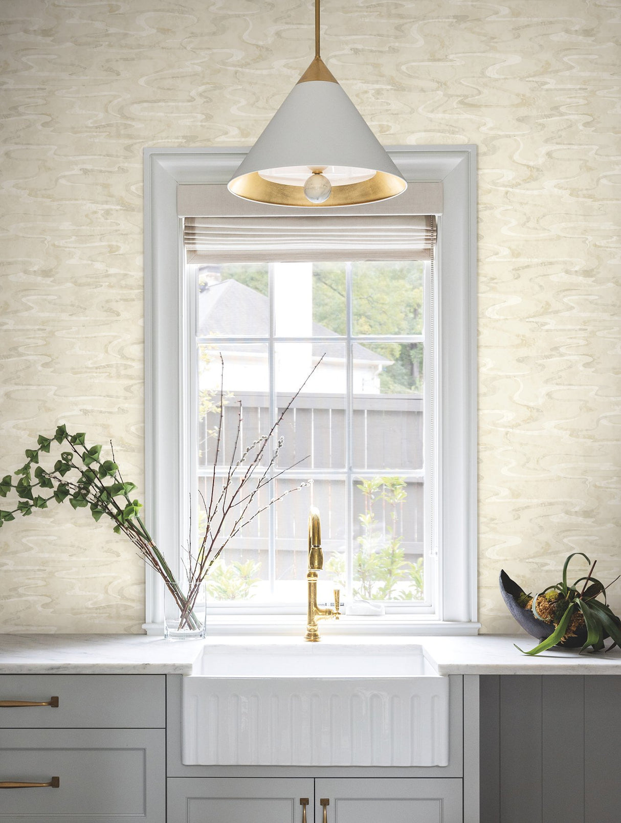 Dreamland Oyster Wallpaper with Abstract Swirl Pattern, Transitional Modern Style - York NT6172