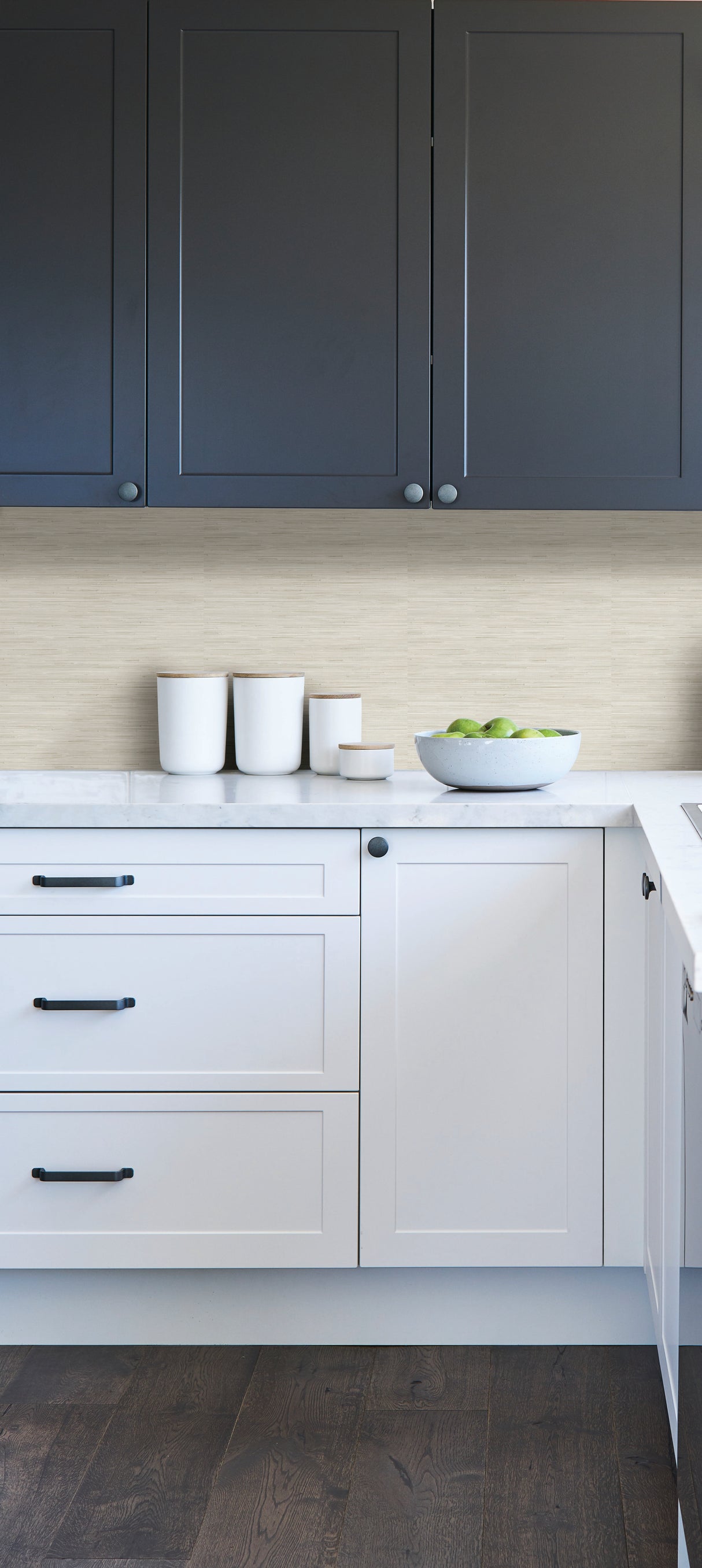 Cream Luxe Faux Grasscloth Peel and Stick Wallpaper in Cream by NuWallpaper Self-Adhesive Textured Wall Covering Roll - NU6005