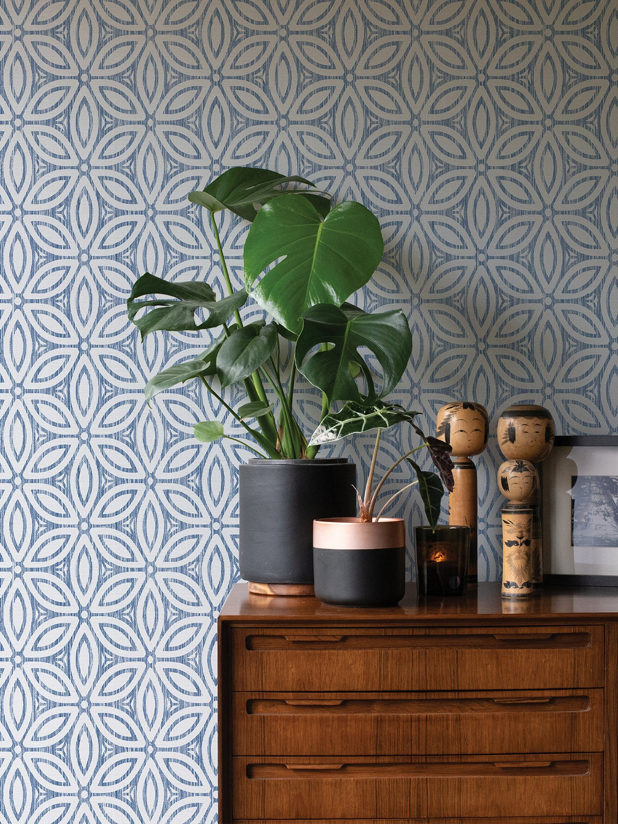 Hepatica Petal Blue Peel & Stick String Wallpaper with Modern Botanical Floral Pattern - NuWallpaper NUS3958