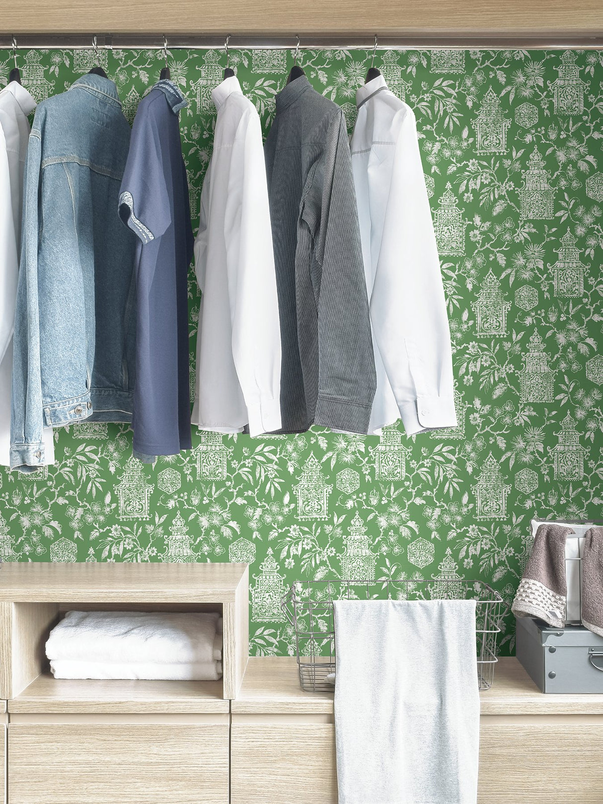 Danson Green Peel & Stick Wallpaper with Botanical Novelty Motif - NuWallpaper NUS4036
