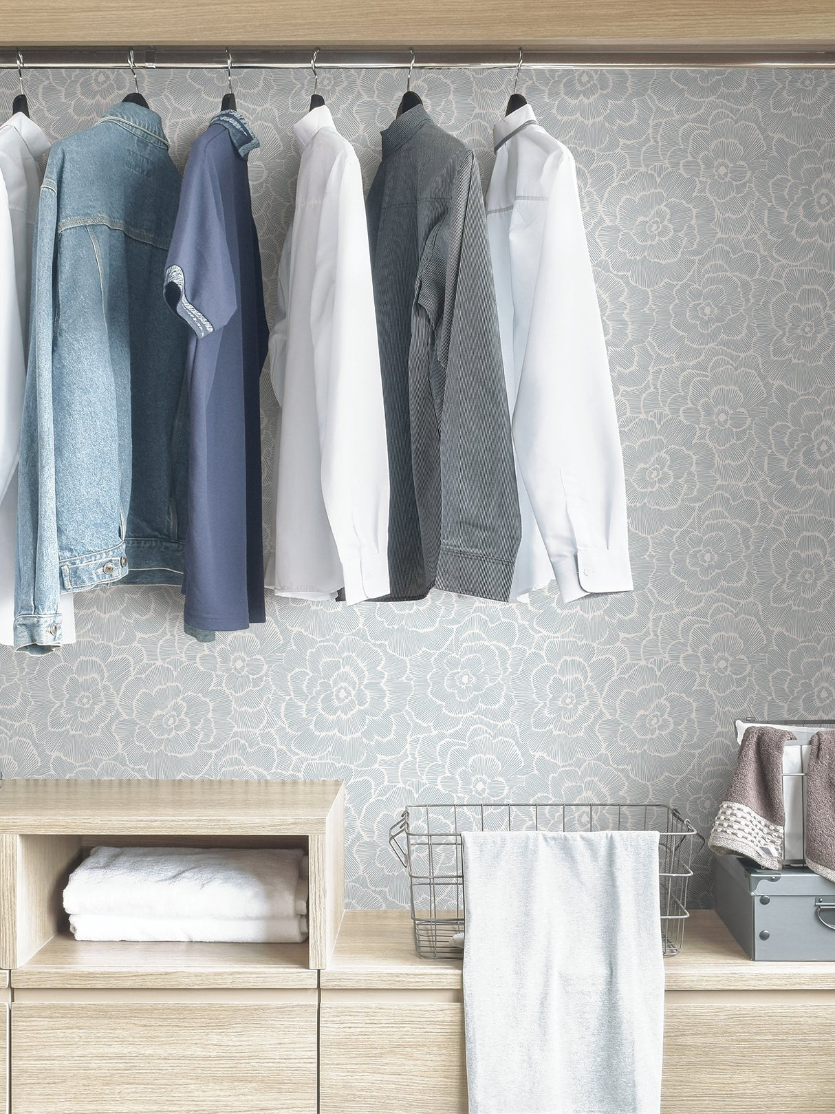Saraya Blue Peel & Stick Wallpaper with Modern Floral Pattern - NuWallpaper NUS4048