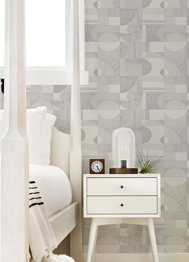 Margo Silver Geometric Peel & Stick Wallpaper with Metallic Modern Abstract Geometrics - NuWallpaper NUS4639