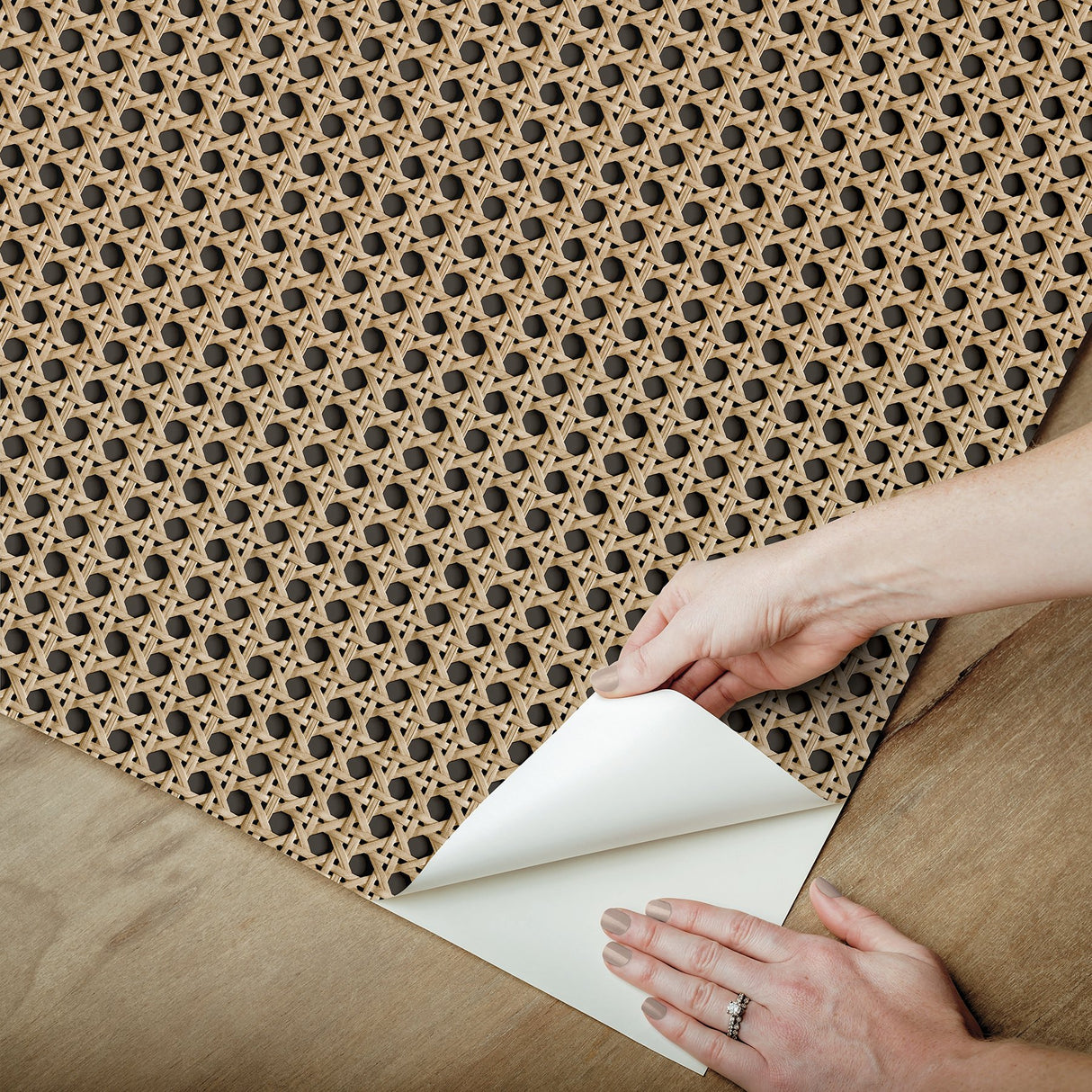 Rattan Caning Honey Peel & Stick Wallpaper with Modern Graphic Woven Motif - NUS4844