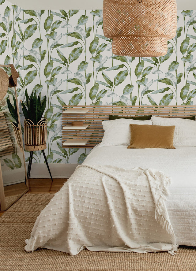 Banana Leaf Green Peel & Stick Wallpaper with Botanical Leaves Pattern, Transitional Style - NuWallpaper NUS4903