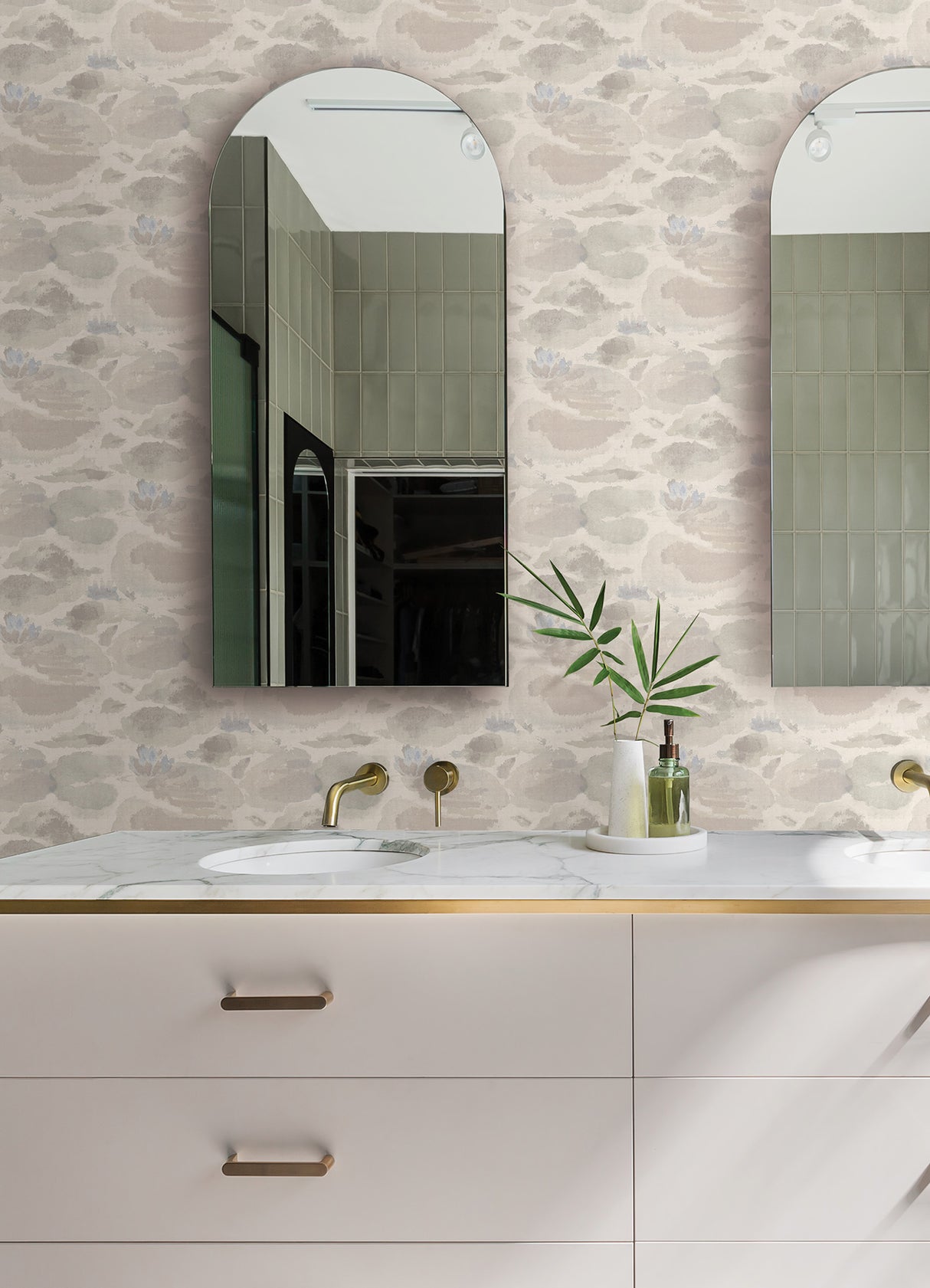 Water Lily Cream by NuWallpaper Serene Neutral Botanical Floral Peel and Stick Fully Removable Transitional Wallpaper Roll 20.5 in x 18 ft - NUS6421