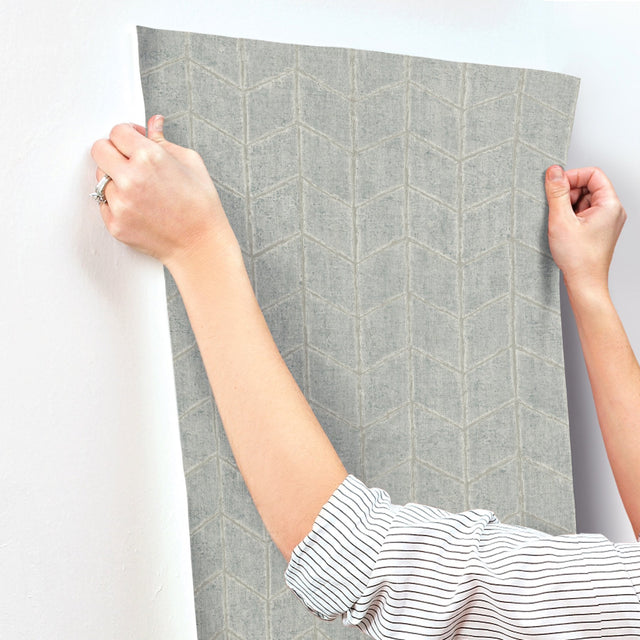 Flatiron Geometric Grey Sky Wallpaper with Metallic Chevron Herringbone Style - York OI0641
