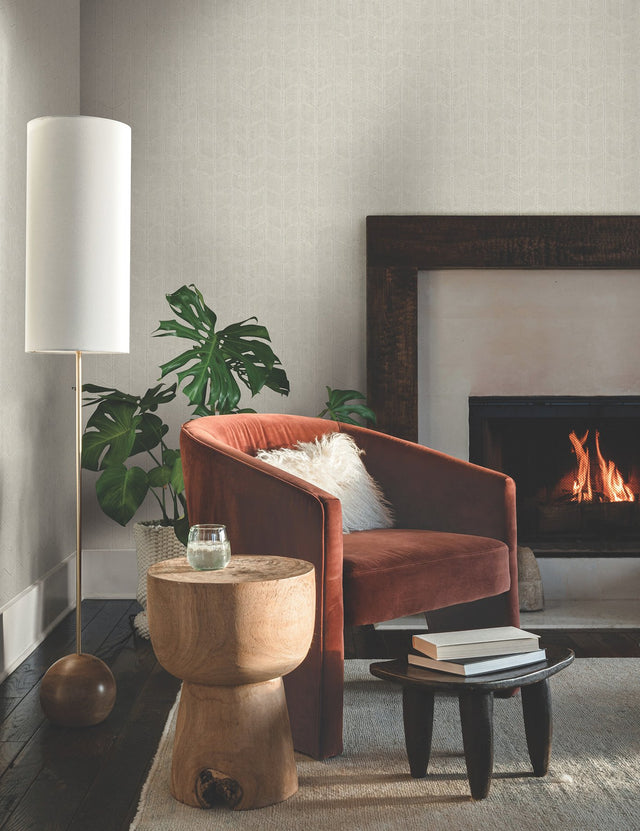 Flatiron Geometric Pearl Grey Wallpaper with Metallic Chevron Pattern - York OI0644