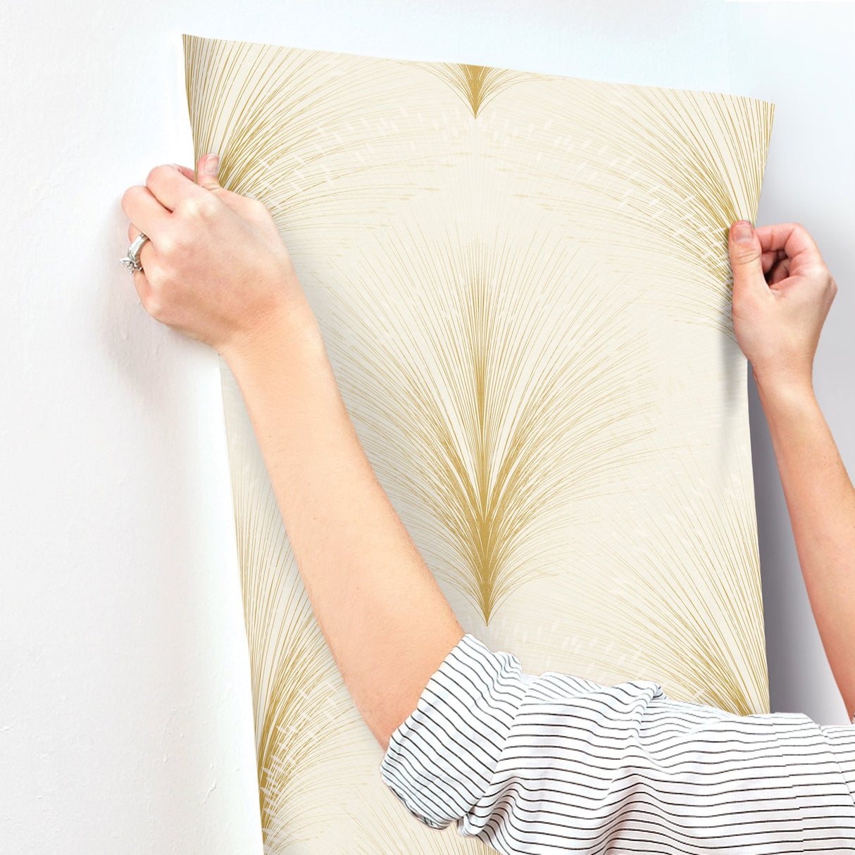 Papyrus Plume Beige Botanical Metallic Wallpaper - York OI0681