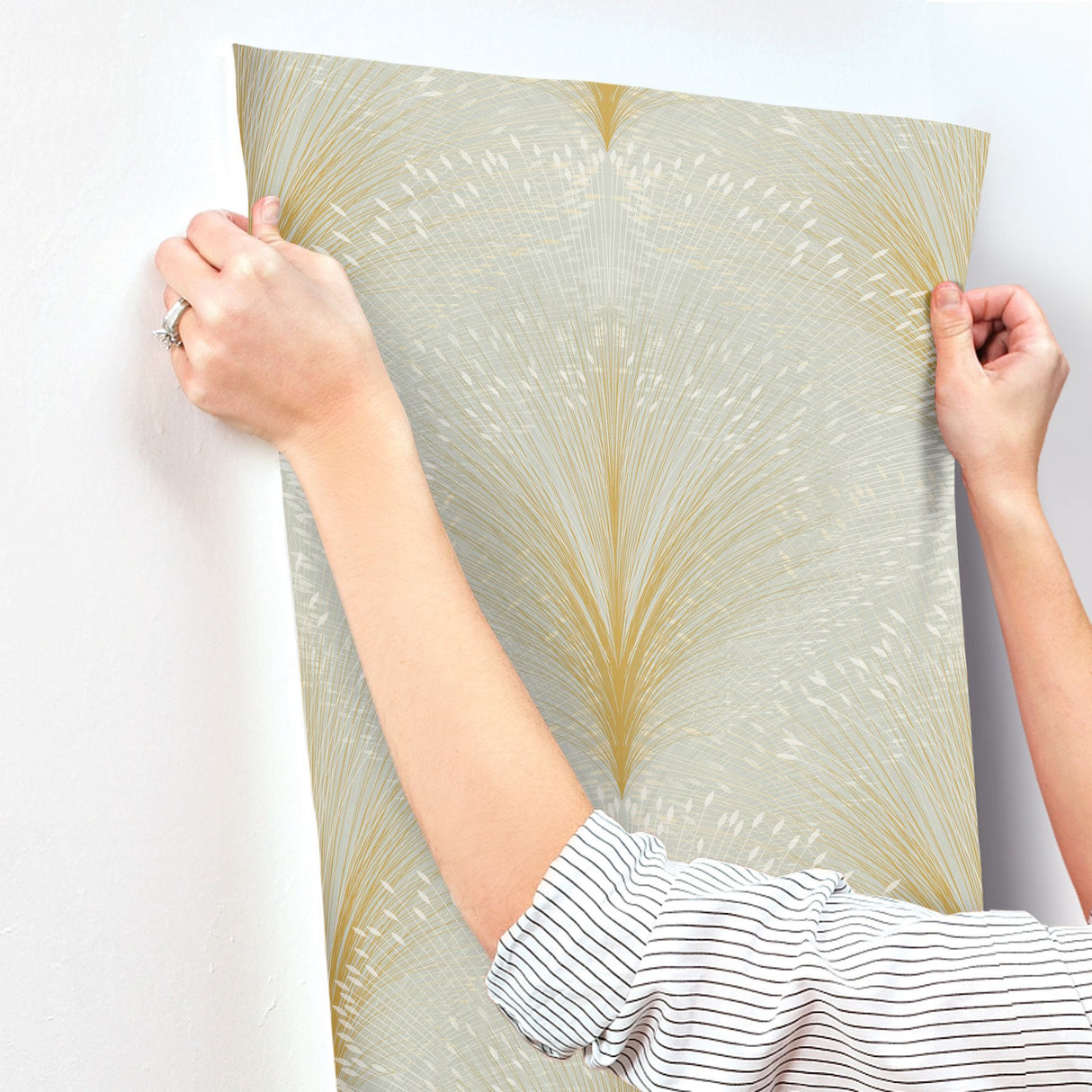 Papyrus Plume Sage Wallpaper with Metallic Botanical Motif - York OI0682