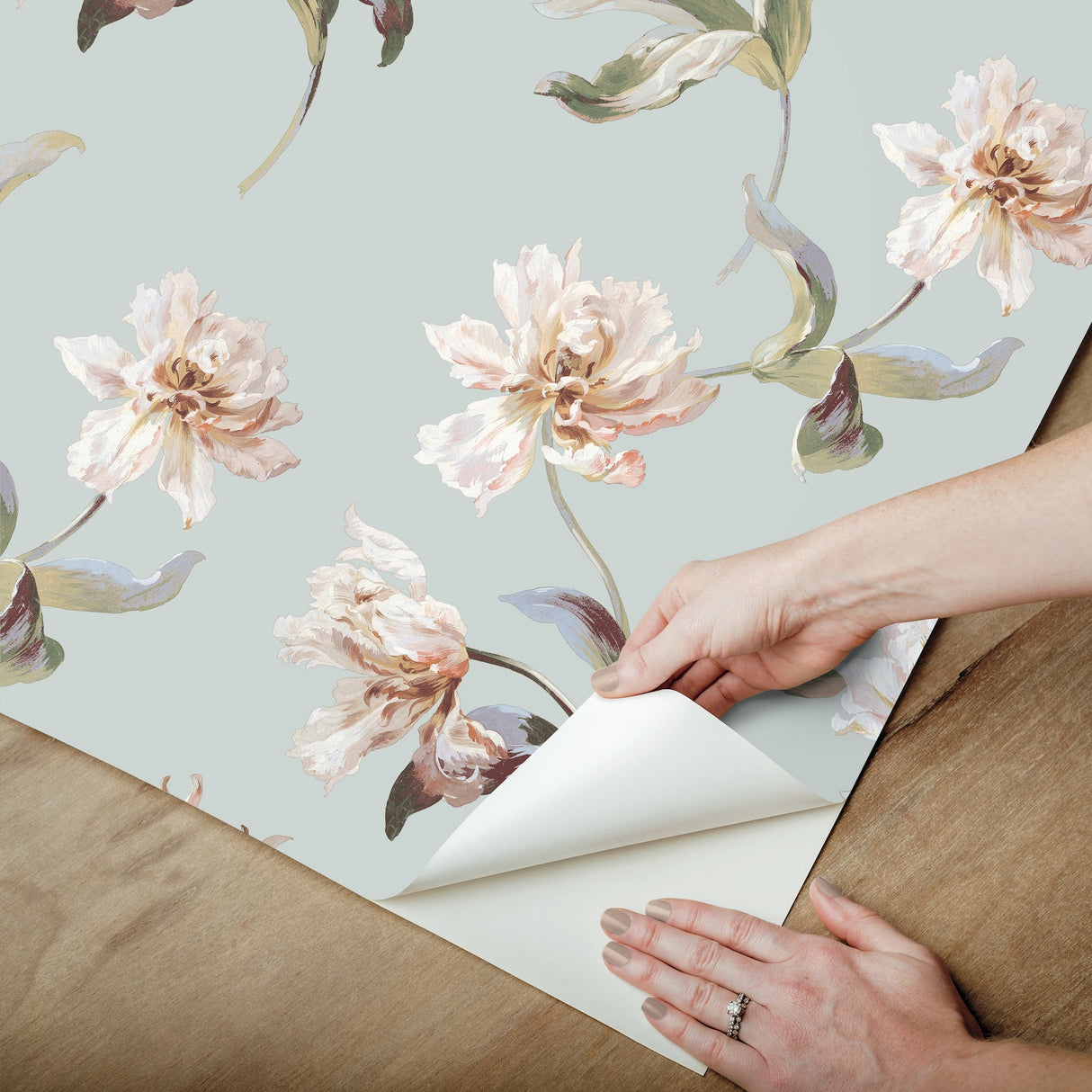 Large Parrot Tulip White by York Wallcoverings Peel & Stick Wallpaper – York Wallcoverings PSW1374RL