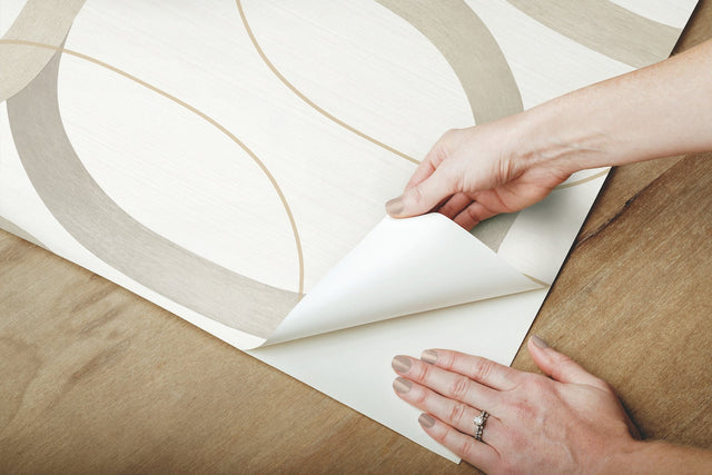 Interlock Light Taupe Peel & Stick Wallpaper with Geometric Interlocking Rings - York PSW1418RL