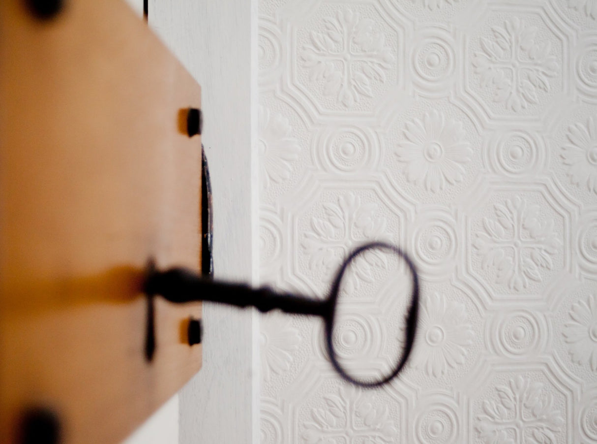Spencer White Paintable Supaglypta Wallpaper