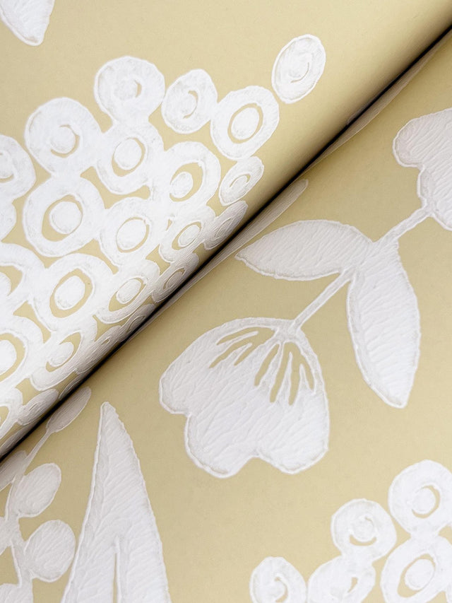 Pineapple Damask Yellow Wallpaper with Traditional Novelty Pineapple Motif - York RF7481
