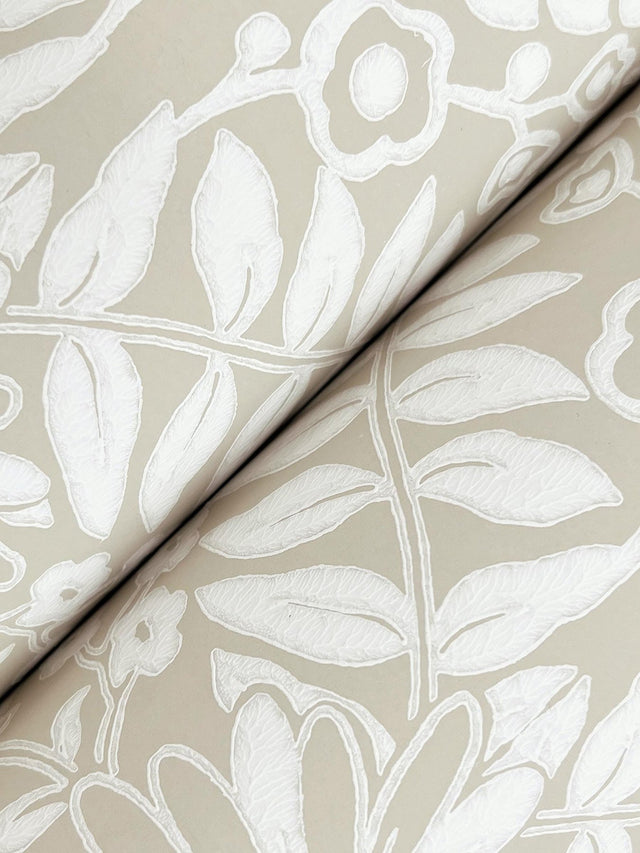 Pineapple Damask Linen Wallpaper with Traditional Novelty Pineapple Trellis Pattern - York RF7485