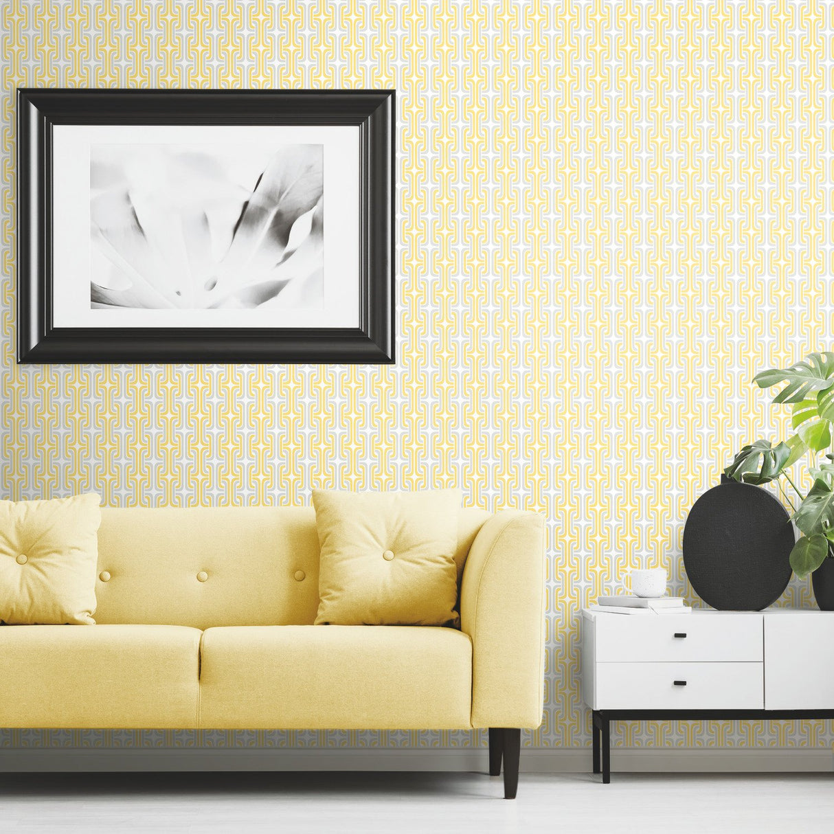 Mod Lattice Yellow Peel & Stick Wallpaper with Modern Geometric Lattice Pattern - York RMK11334RL
