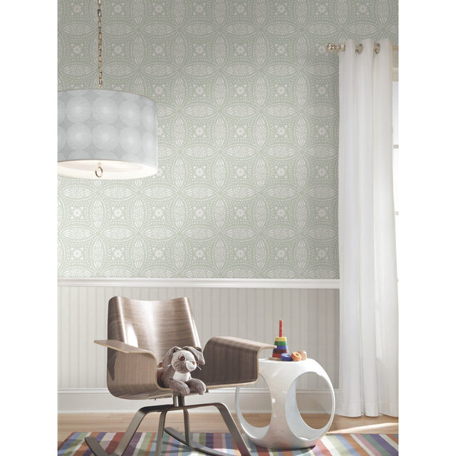 Overlapping Medallions Green Peel & Stick Wallpaper with Whimsical Abstract Medallion Pattern - York RMK12171WP