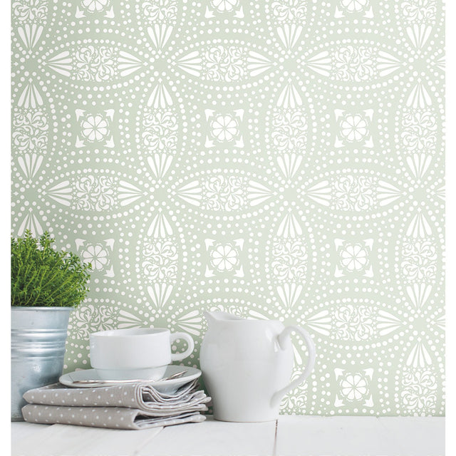 Overlapping Medallions Green Peel & Stick Wallpaper with Whimsical Abstract Medallion Pattern - York RMK12171WP
