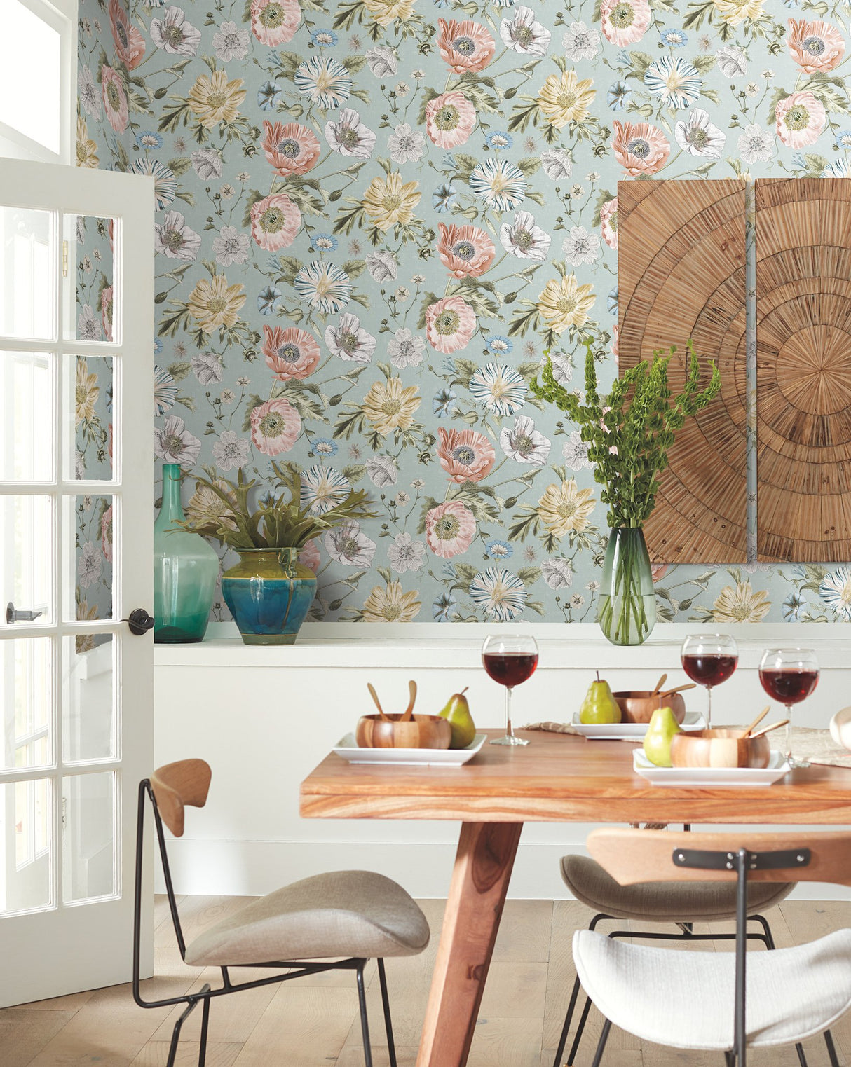 Vintage Poppy Blue Peel & Stick Vinyl Wallpaper with Botanical Floral Pattern, Matte Vintage Style - York RMK12282PL