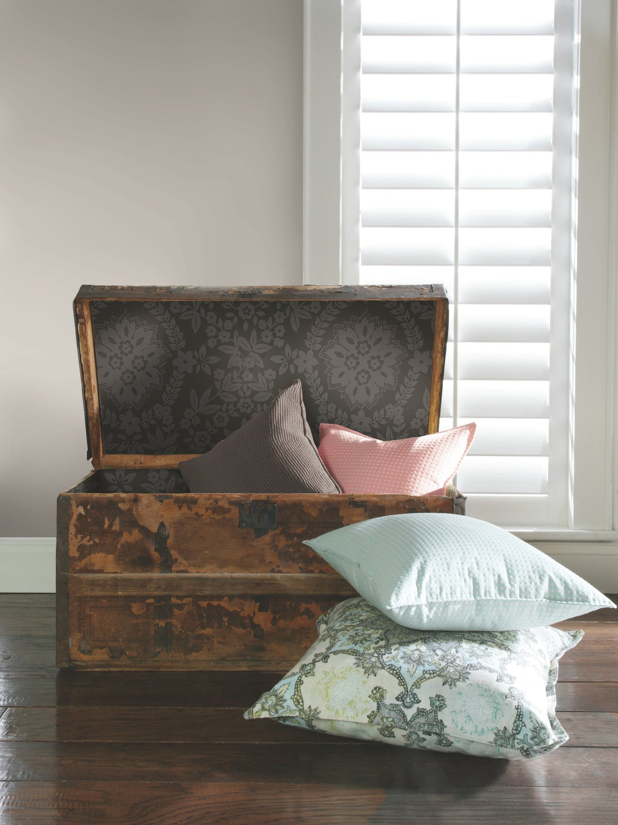 Boho Baroque Damask Grey Peel & Stick Wallpaper with Abstract Damask Pattern - York RMK12334PL