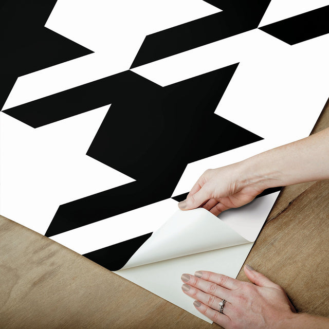 RuHoundstooth Black Peel & Stick Wallpaper with Modern Geometric Houndstooth Pattern - NuWallpaper RPS6147