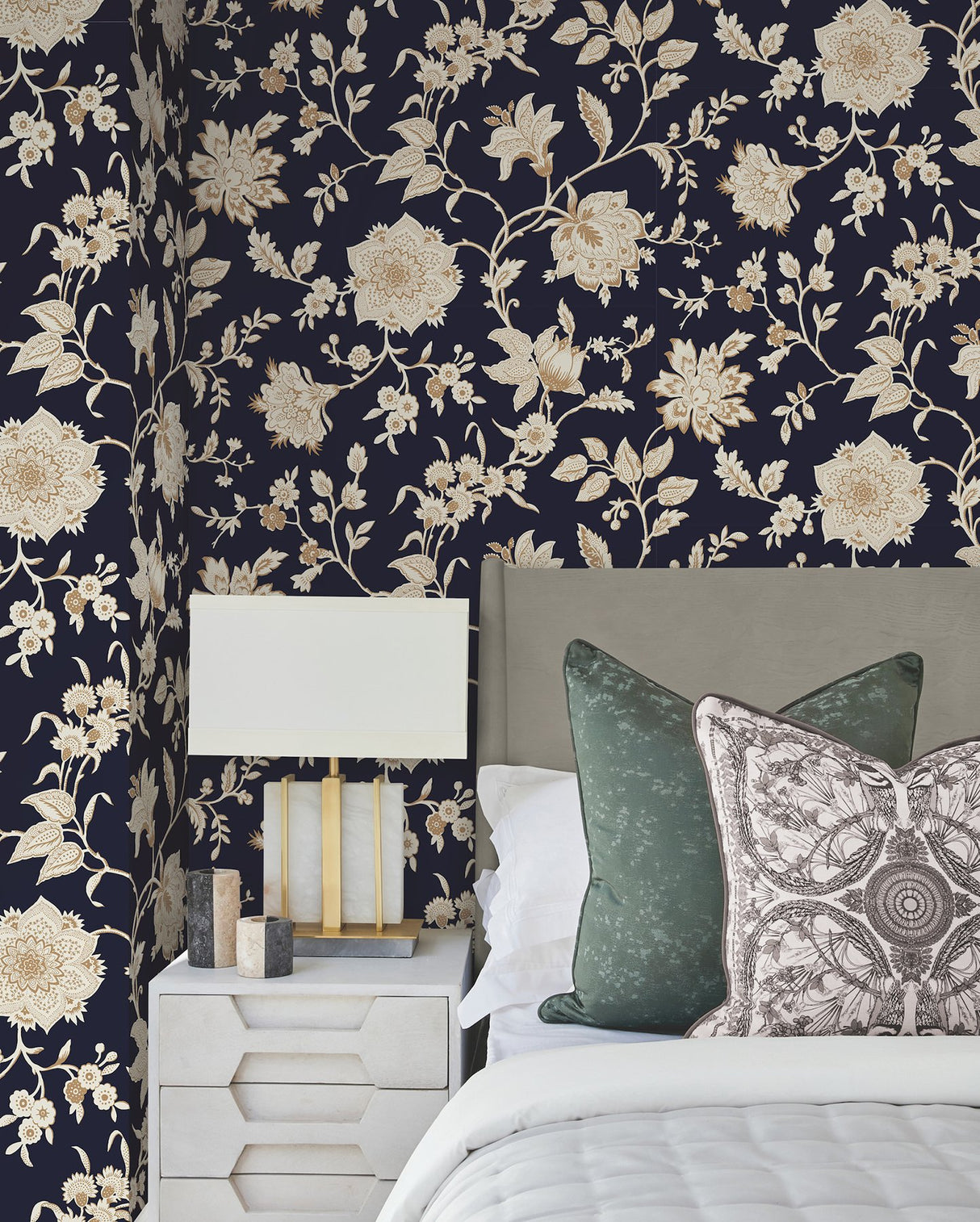 Sutton Black Wallpaper with Metallic Jacobean Toile Floral - York RT7824