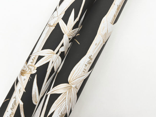 Bambou Toile Black Wallpaper with Metallic Bamboo and Wildlife Motif - York RT7834