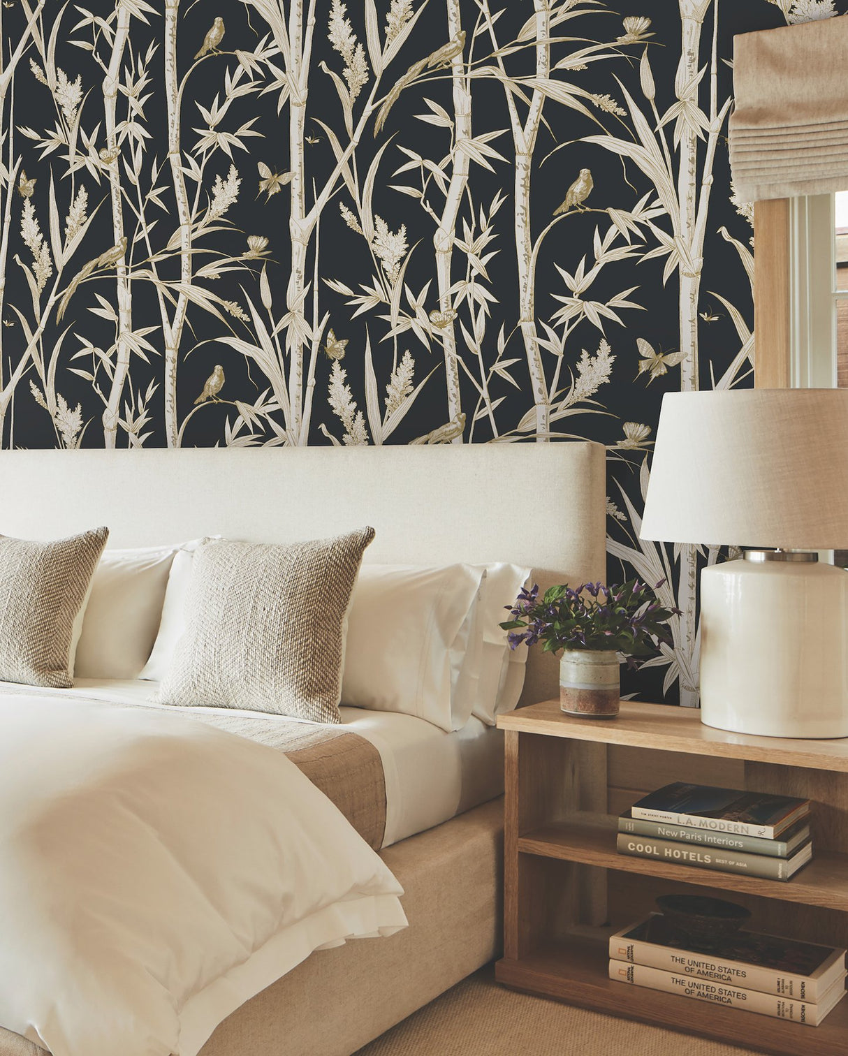 Bambou Toile Black Wallpaper with Metallic Bamboo and Wildlife Motif - York RT7834