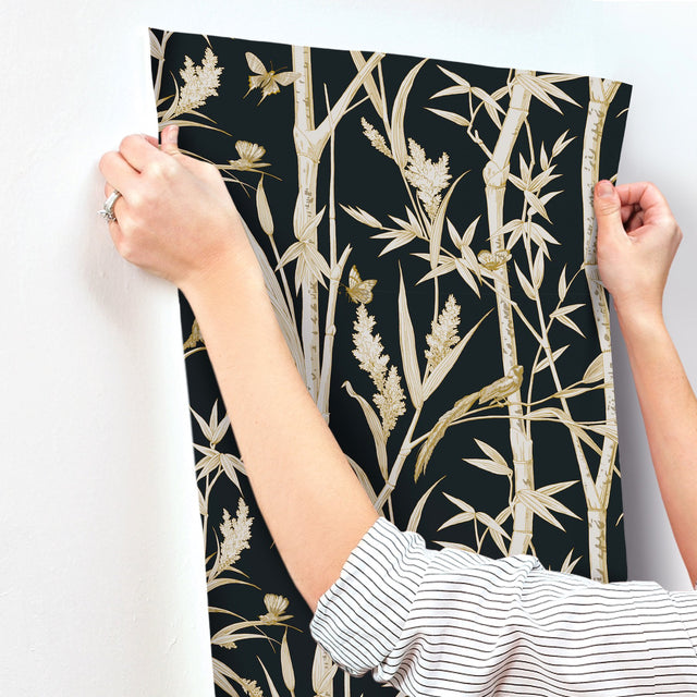 Bambou Toile Black Wallpaper with Metallic Bamboo and Wildlife Motif - York RT7834