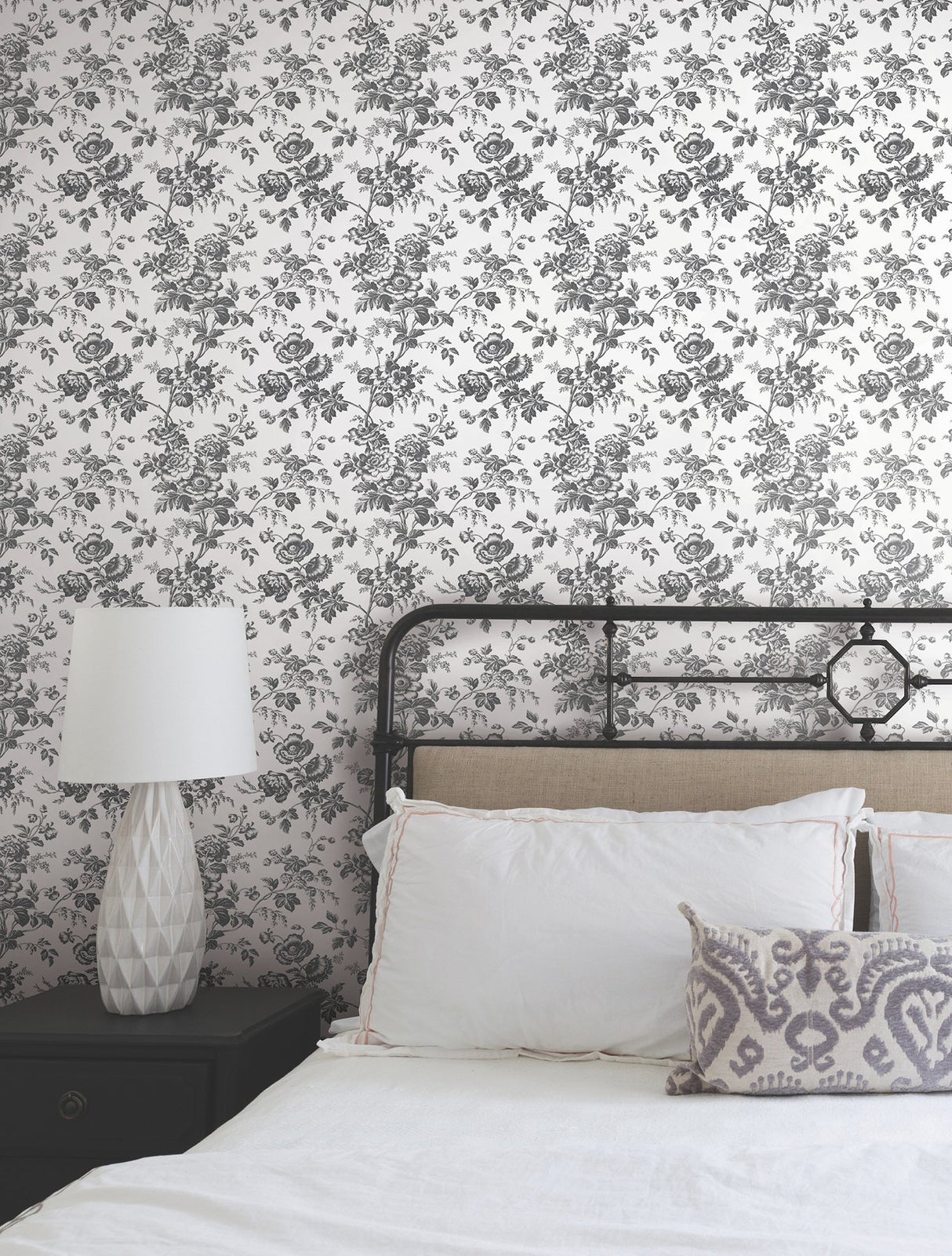 Anemone Toile Black Wallpaper with Traditional Toile Floral Motif - York RT7875