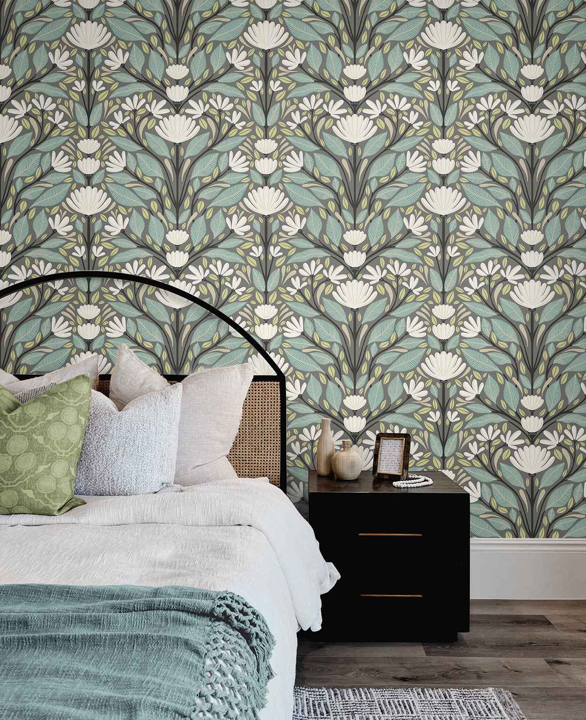 Carmela Folk Floral Spirit Grey by Summer House Matte Nonwoven Wallpaper – Seabrook Designs SC20608