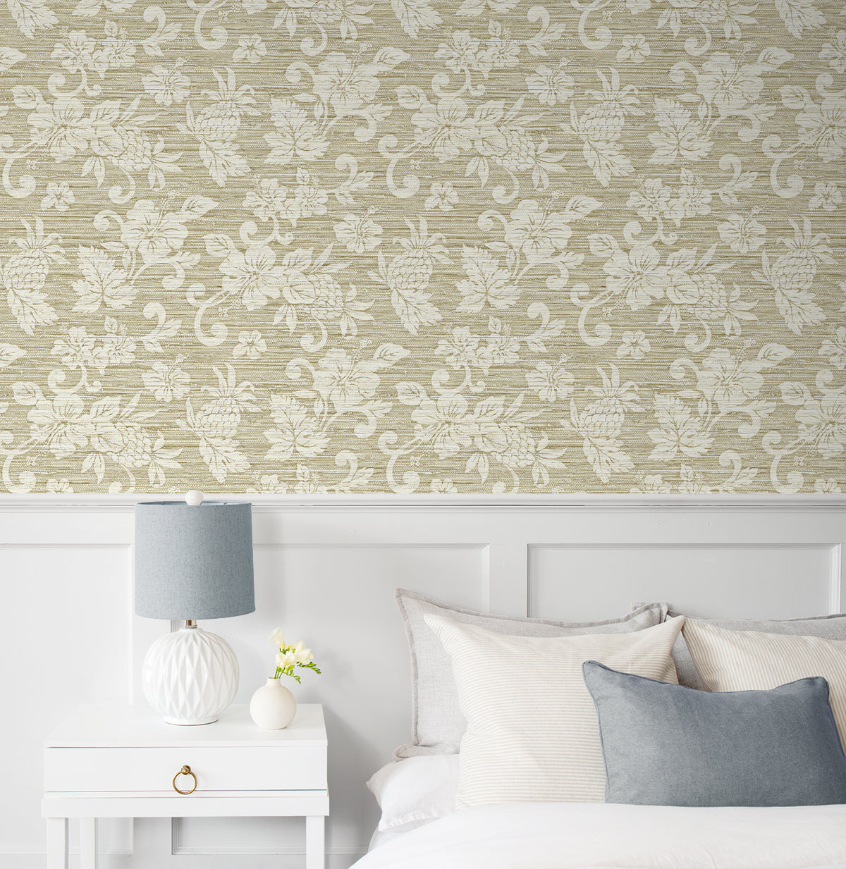 Juno Island Floral Saddle Tan by Summer House Floral Wallpaper – Seabrook Designs SC20805