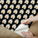 Fleur Black Peel & Stick Wallpaper with Retro Botanical Daisy Pattern - NuWallpaper SCS6058