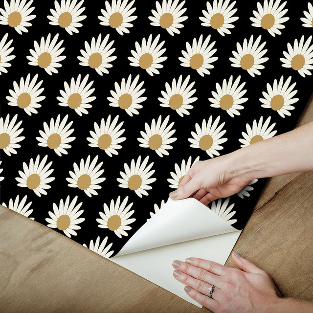 Fleur Black Peel & Stick Wallpaper with Retro Botanical Daisy Pattern - NuWallpaper SCS6058