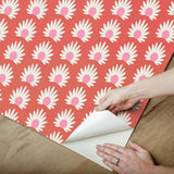 Valentino Fleur Red Peel & Stick Wallpaper with Retro Botanical Daisy Pattern - NuWallpaper SCS6060