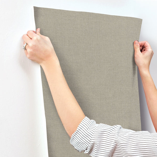 Su Tela Taupe Textured Wallpaper with Modern Woven Fabric Look - York SI20869