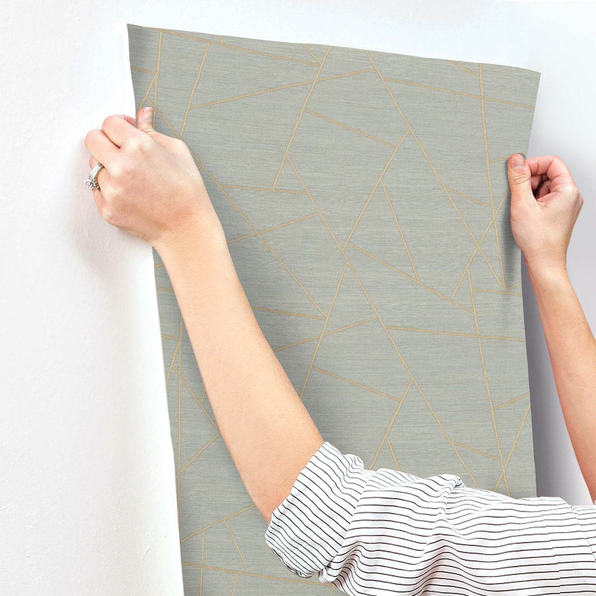 Lisle Lake by York Wallcoverings Geometric Unpasted Vinyl on Non Woven Wallpaper – York Wallcoverings SI6821