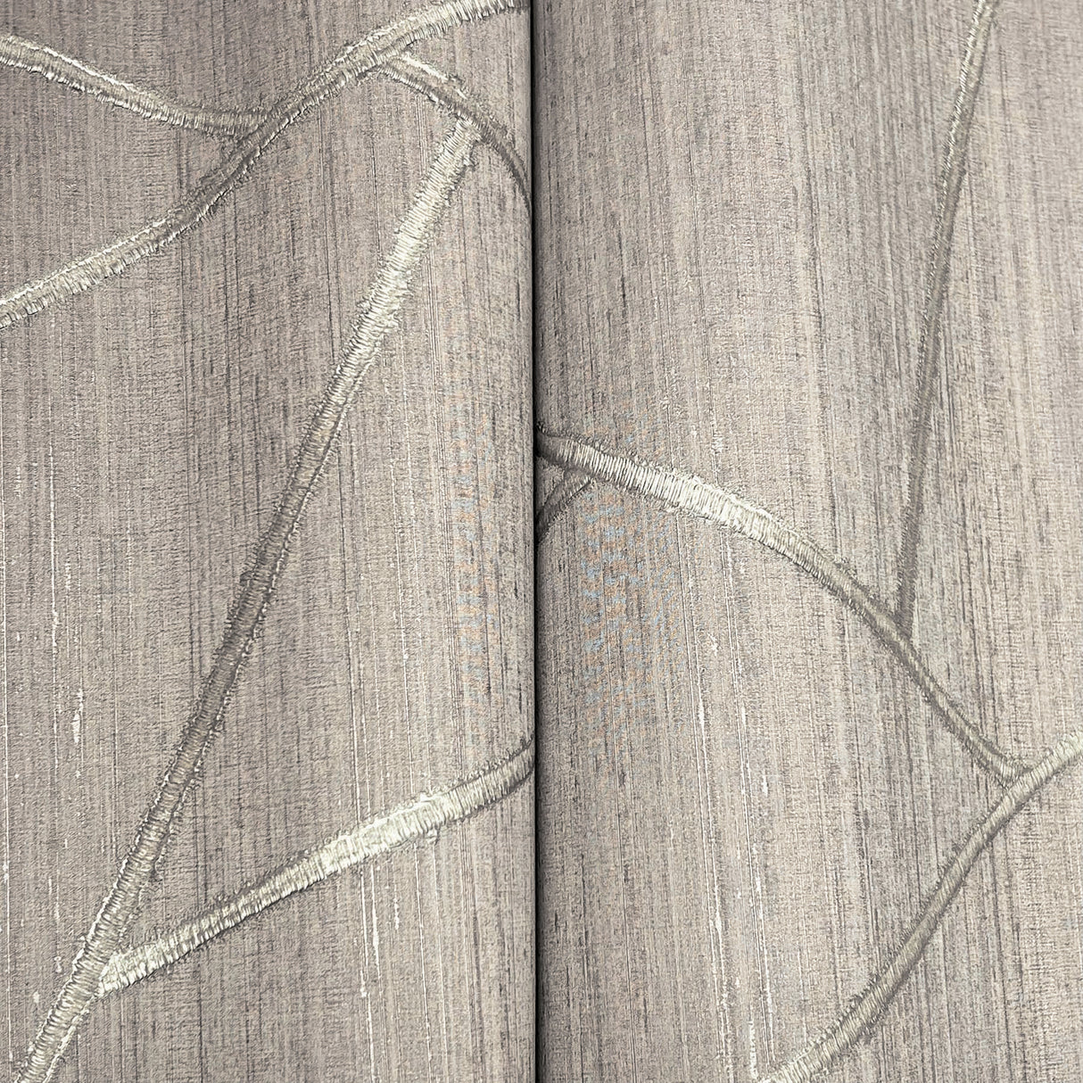 Lisle Smoke by York Wallcoverings Geometric Vinyl Wallpaper – York Wallcoverings SI6824