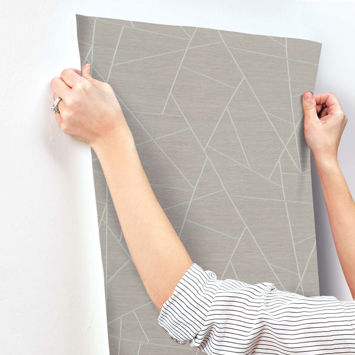 Lisle Smoke by York Wallcoverings Geometric Vinyl Wallpaper – York Wallcoverings SI6824