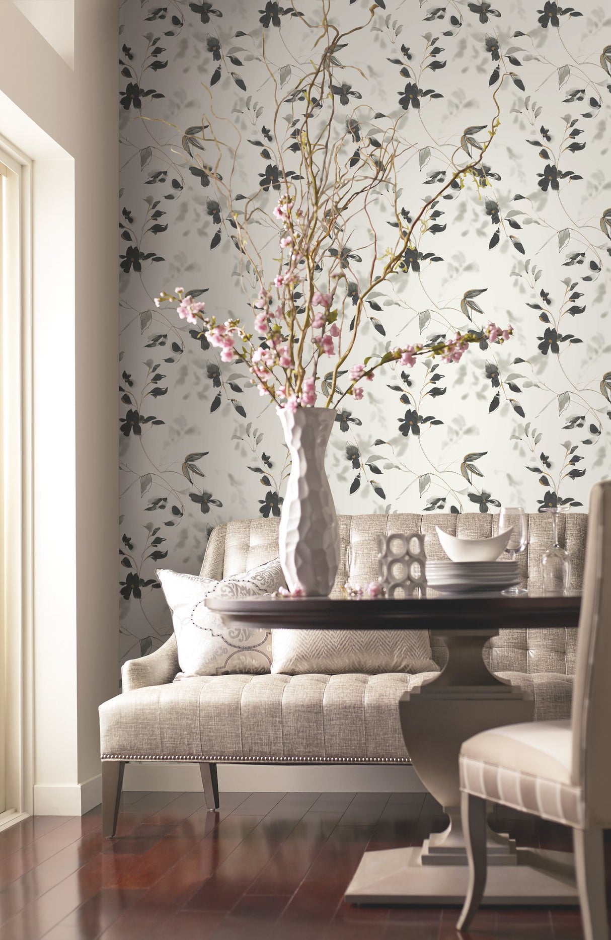 Linden Flower Black Wallpaper with Watercolor Floral Motif - York SO2442