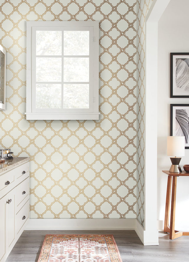 Open Trellis Gold Metallic Geometric Wallpaper with Quatrefoil Pattern - York SS2510
